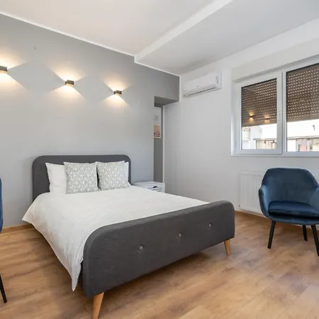 Minimalist 1bdr In Magheru 布加勒斯特